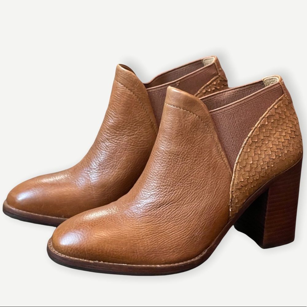 Johnston & Murphy Brown Ankle Boots